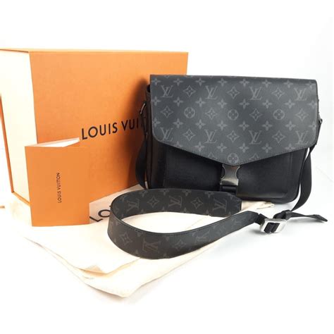 LOUIS VUITTON Taigarama Messengerama Black